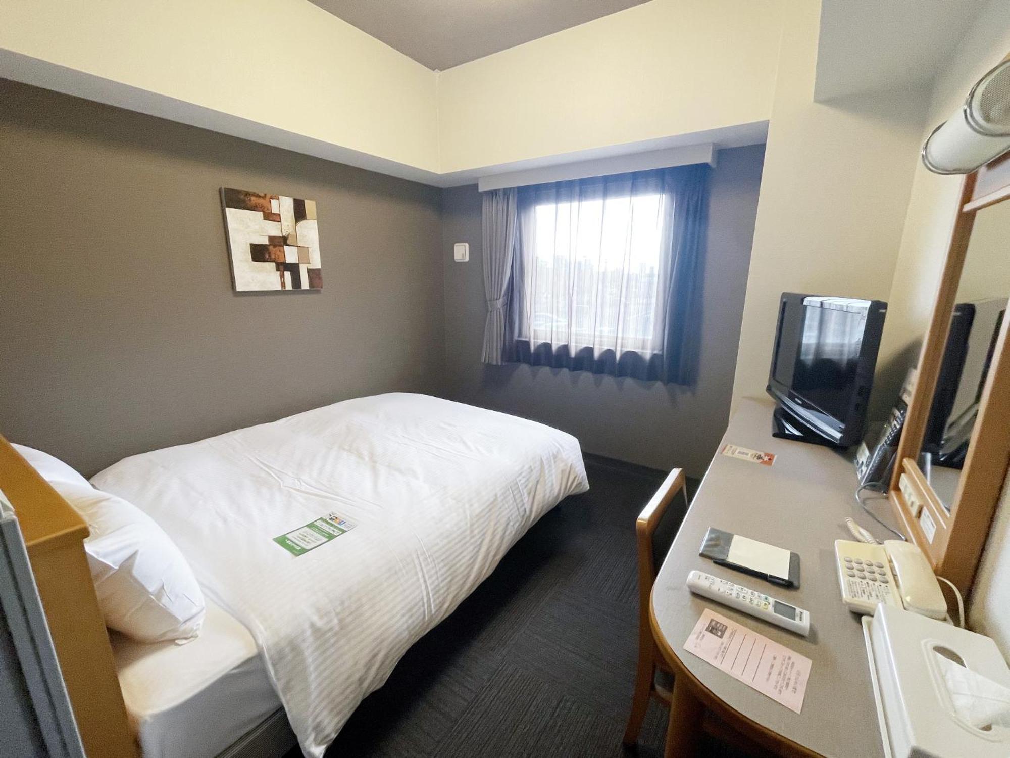 Hotel Route-Inn Tsubamesanjo Ekimae Eksteriør billede