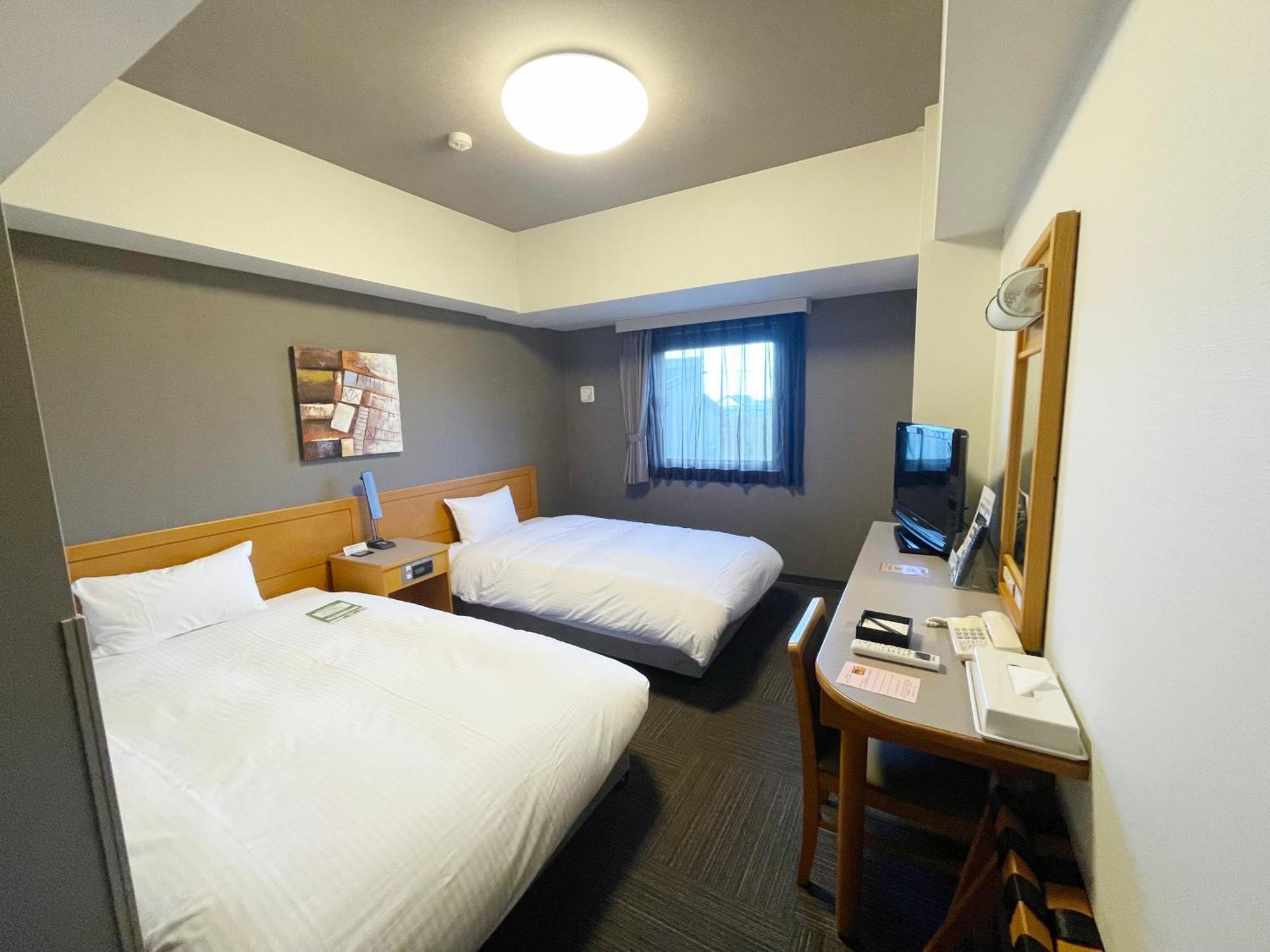 Hotel Route-Inn Tsubamesanjo Ekimae Eksteriør billede